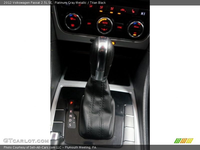 Platinum Gray Metallic / Titan Black 2012 Volkswagen Passat 2.5L SE