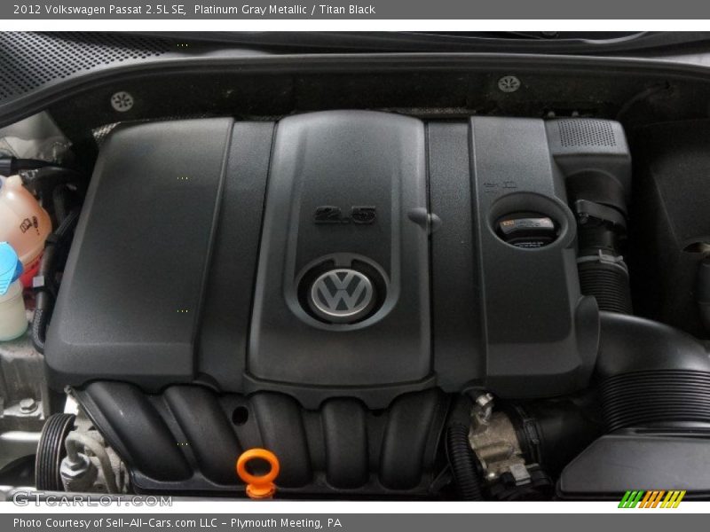 Platinum Gray Metallic / Titan Black 2012 Volkswagen Passat 2.5L SE