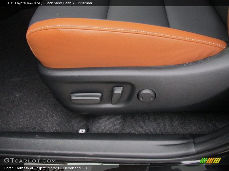 Black Sand Pearl / Cinnamon 2016 Toyota RAV4 SE