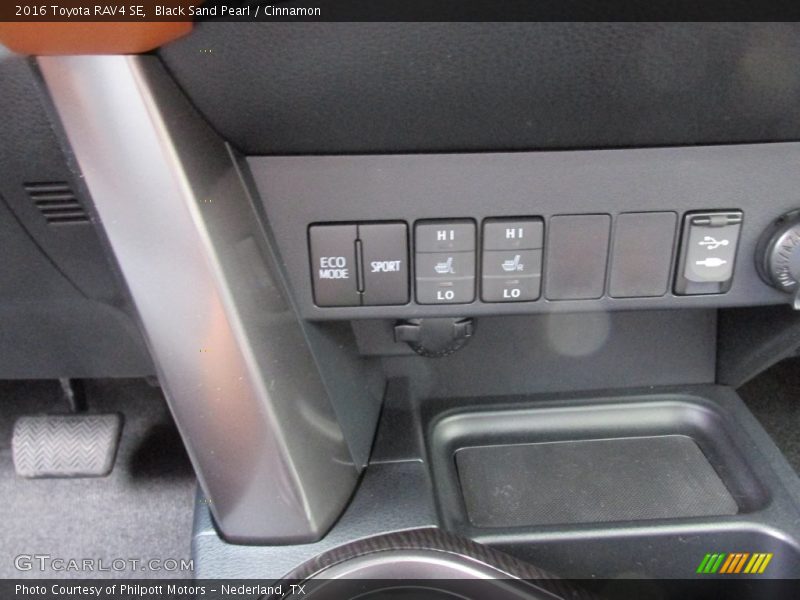 Black Sand Pearl / Cinnamon 2016 Toyota RAV4 SE
