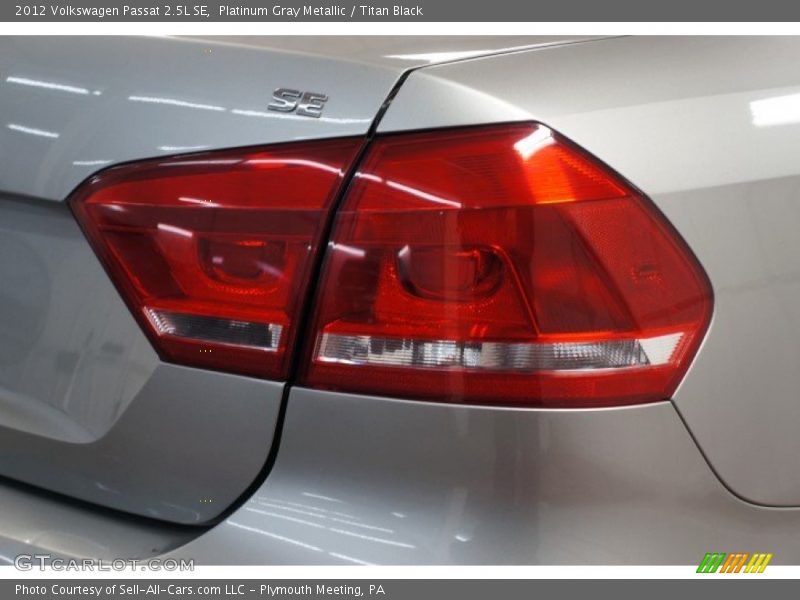 Platinum Gray Metallic / Titan Black 2012 Volkswagen Passat 2.5L SE