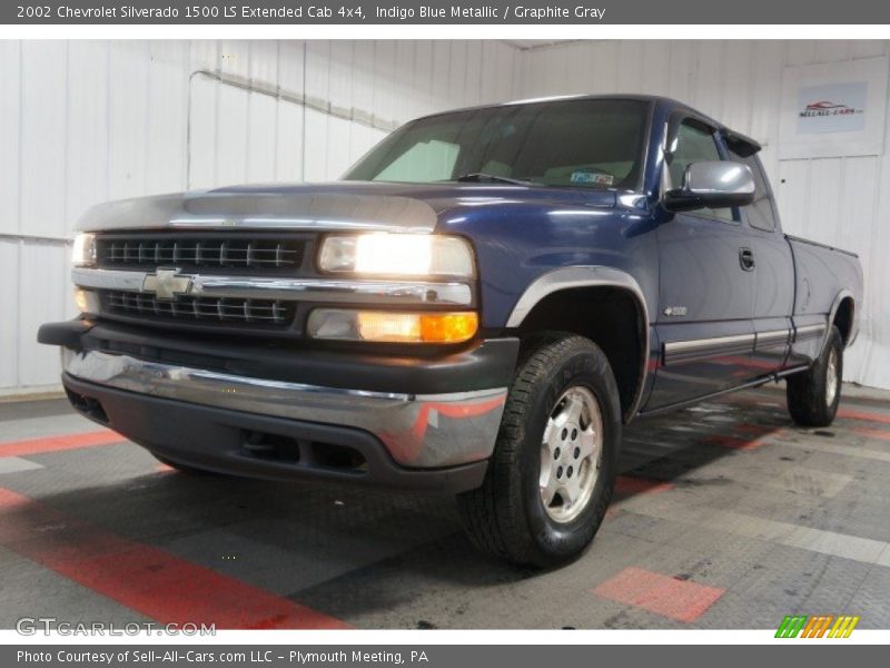 Indigo Blue Metallic / Graphite Gray 2002 Chevrolet Silverado 1500 LS Extended Cab 4x4