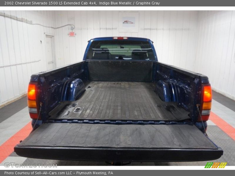 Indigo Blue Metallic / Graphite Gray 2002 Chevrolet Silverado 1500 LS Extended Cab 4x4