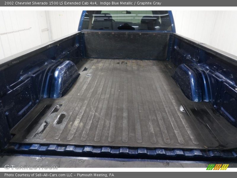 Indigo Blue Metallic / Graphite Gray 2002 Chevrolet Silverado 1500 LS Extended Cab 4x4