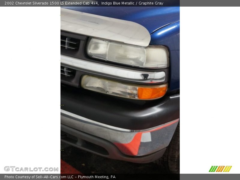 Indigo Blue Metallic / Graphite Gray 2002 Chevrolet Silverado 1500 LS Extended Cab 4x4