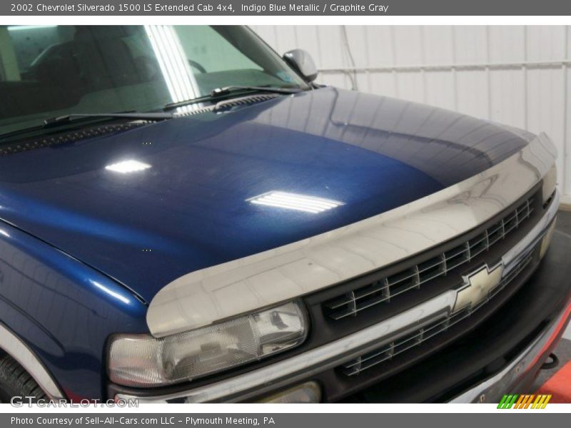 Indigo Blue Metallic / Graphite Gray 2002 Chevrolet Silverado 1500 LS Extended Cab 4x4