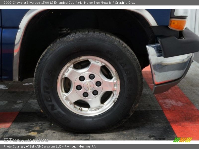 Indigo Blue Metallic / Graphite Gray 2002 Chevrolet Silverado 1500 LS Extended Cab 4x4