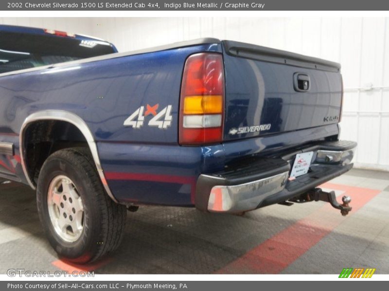 Indigo Blue Metallic / Graphite Gray 2002 Chevrolet Silverado 1500 LS Extended Cab 4x4