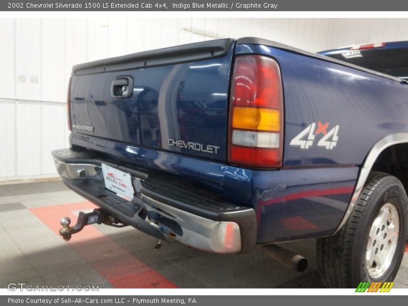 Indigo Blue Metallic / Graphite Gray 2002 Chevrolet Silverado 1500 LS Extended Cab 4x4