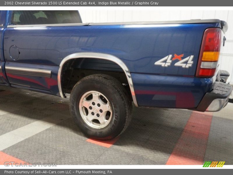 Indigo Blue Metallic / Graphite Gray 2002 Chevrolet Silverado 1500 LS Extended Cab 4x4