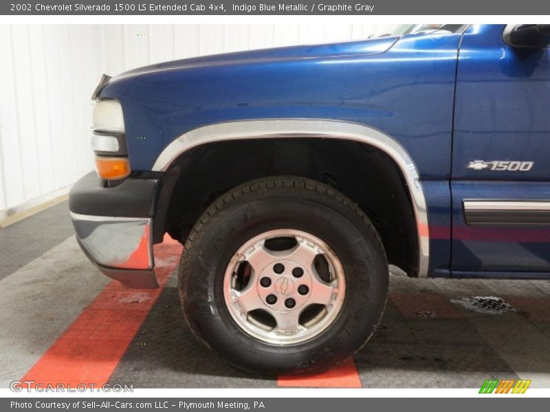 Indigo Blue Metallic / Graphite Gray 2002 Chevrolet Silverado 1500 LS Extended Cab 4x4