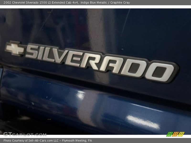 Indigo Blue Metallic / Graphite Gray 2002 Chevrolet Silverado 1500 LS Extended Cab 4x4