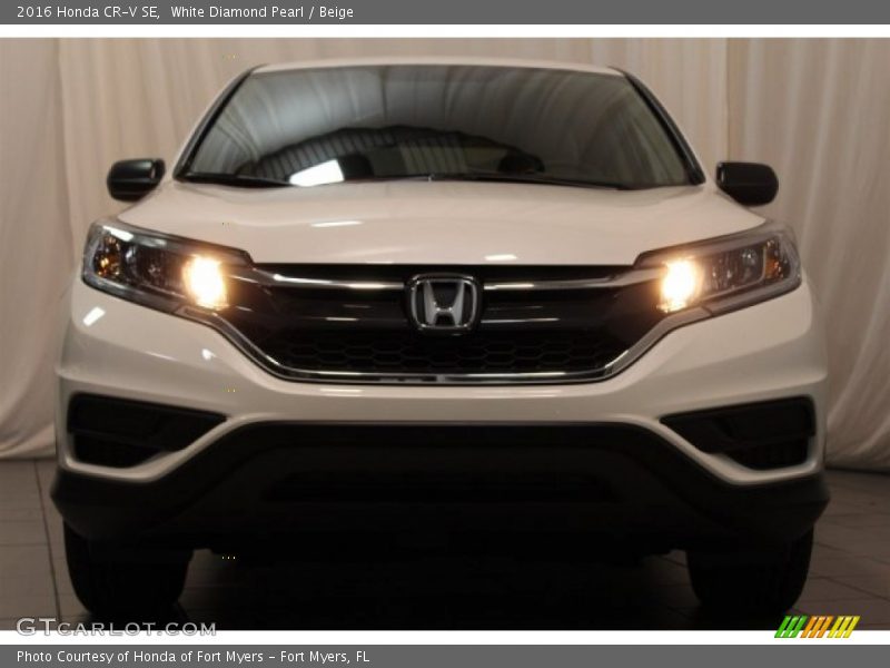 White Diamond Pearl / Beige 2016 Honda CR-V SE
