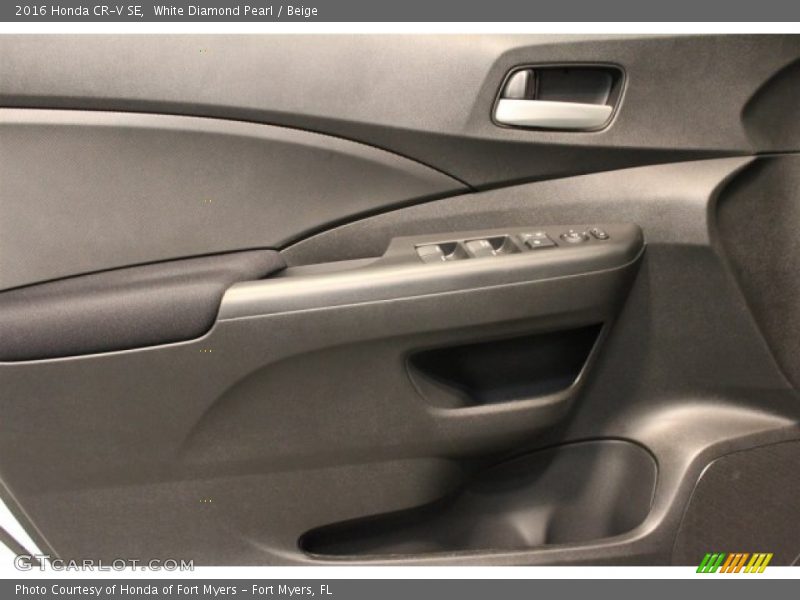 White Diamond Pearl / Beige 2016 Honda CR-V SE