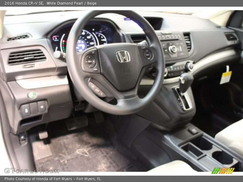 White Diamond Pearl / Beige 2016 Honda CR-V SE