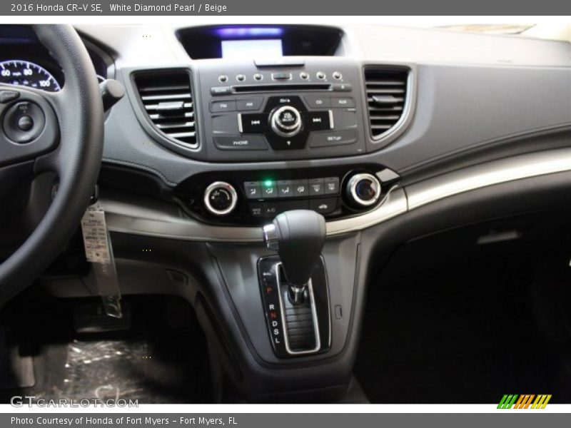 White Diamond Pearl / Beige 2016 Honda CR-V SE