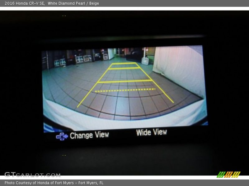 White Diamond Pearl / Beige 2016 Honda CR-V SE
