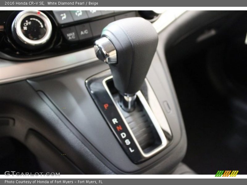 White Diamond Pearl / Beige 2016 Honda CR-V SE