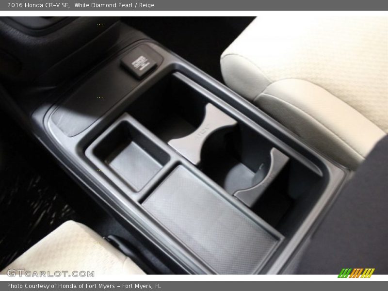 White Diamond Pearl / Beige 2016 Honda CR-V SE