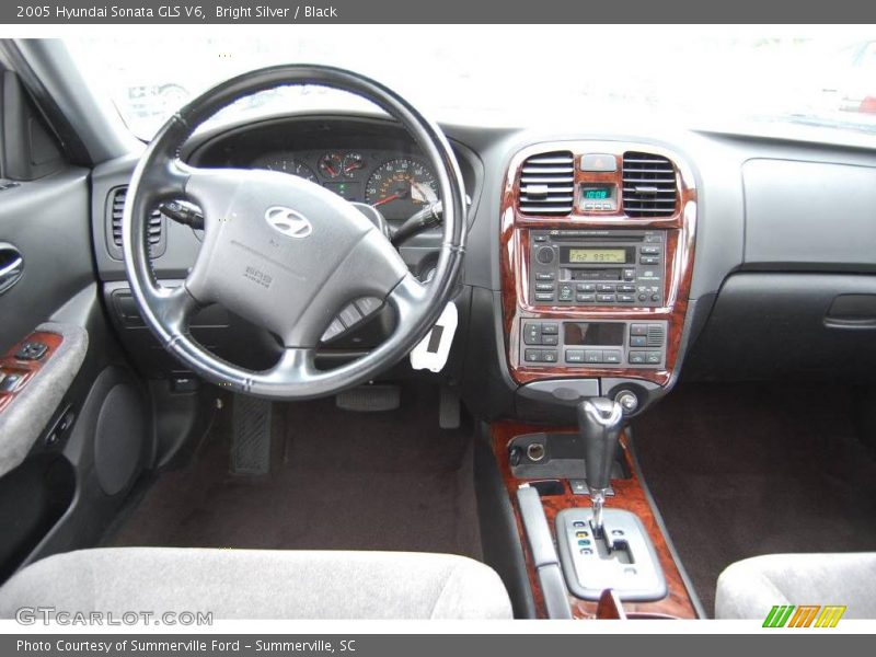 Bright Silver / Black 2005 Hyundai Sonata GLS V6