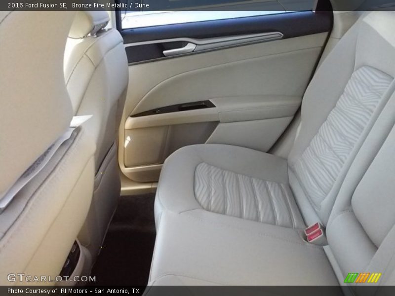 Bronze Fire Metallic / Dune 2016 Ford Fusion SE