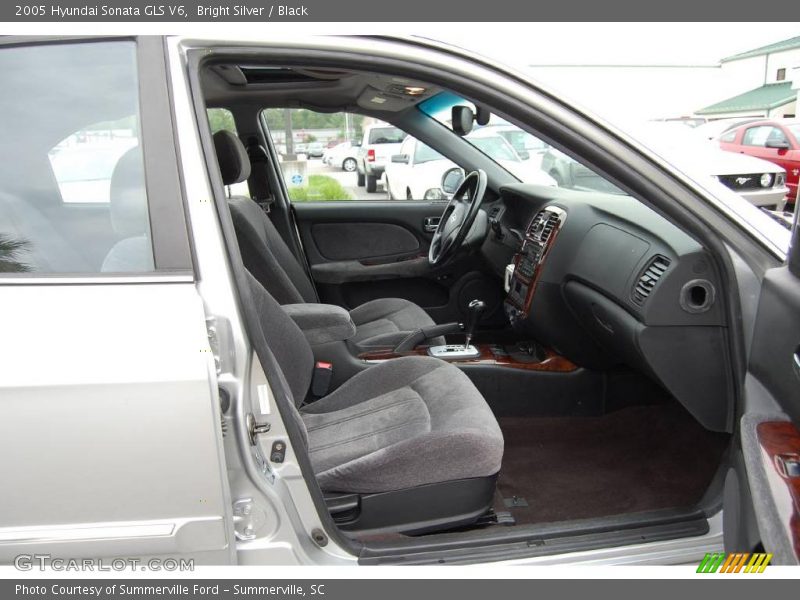 Bright Silver / Black 2005 Hyundai Sonata GLS V6
