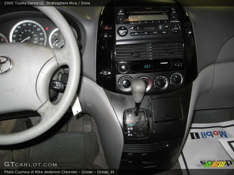 Stratosphere Mica / Stone 2005 Toyota Sienna LE