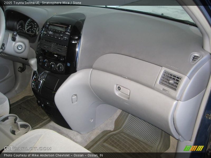 Stratosphere Mica / Stone 2005 Toyota Sienna LE