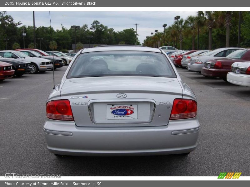 Bright Silver / Black 2005 Hyundai Sonata GLS V6