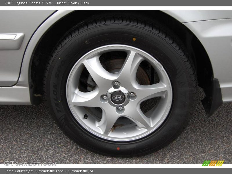 Bright Silver / Black 2005 Hyundai Sonata GLS V6