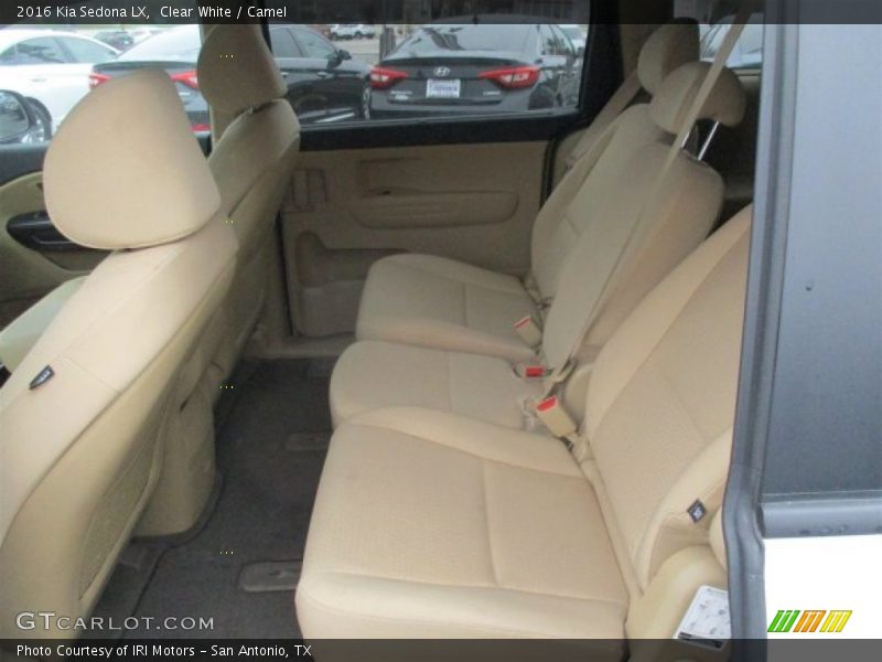 Clear White / Camel 2016 Kia Sedona LX