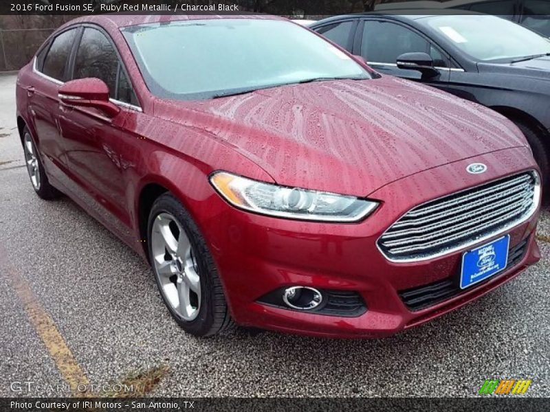 Ruby Red Metallic / Charcoal Black 2016 Ford Fusion SE