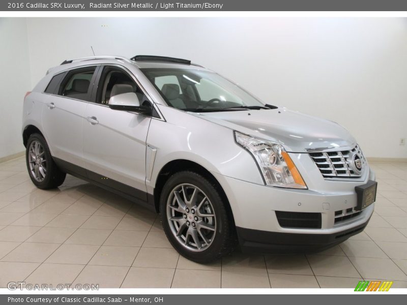 Radiant Silver Metallic / Light Titanium/Ebony 2016 Cadillac SRX Luxury