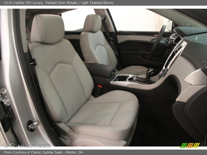 Radiant Silver Metallic / Light Titanium/Ebony 2016 Cadillac SRX Luxury