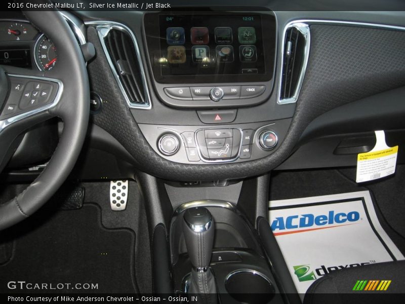 Silver Ice Metallic / Jet Black 2016 Chevrolet Malibu LT