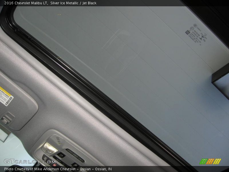Silver Ice Metallic / Jet Black 2016 Chevrolet Malibu LT