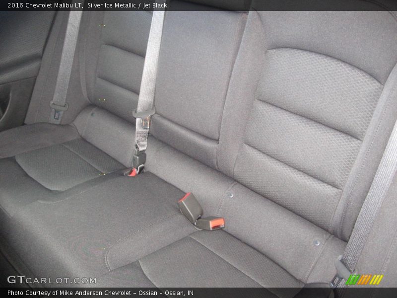 Silver Ice Metallic / Jet Black 2016 Chevrolet Malibu LT