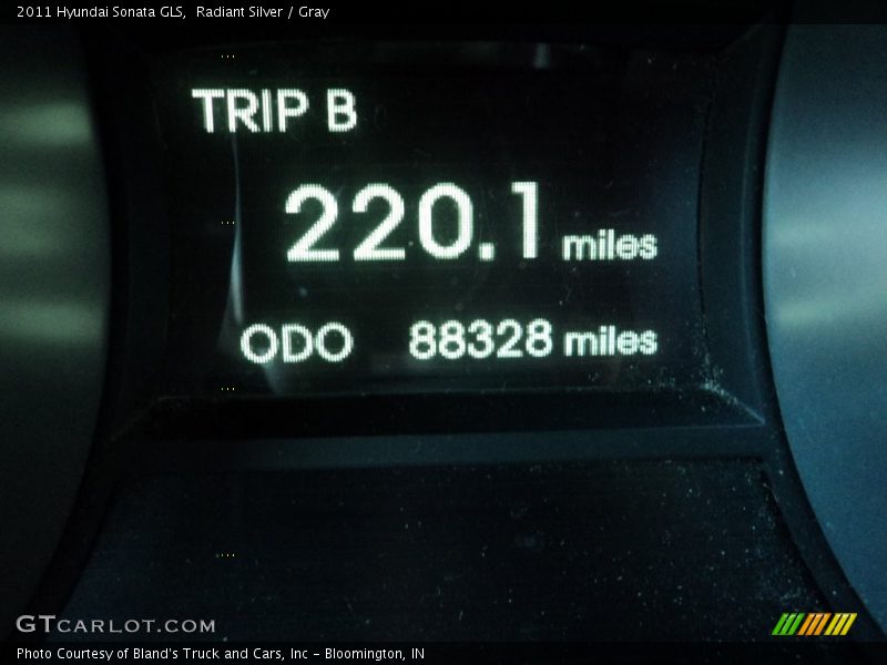 Radiant Silver / Gray 2011 Hyundai Sonata GLS