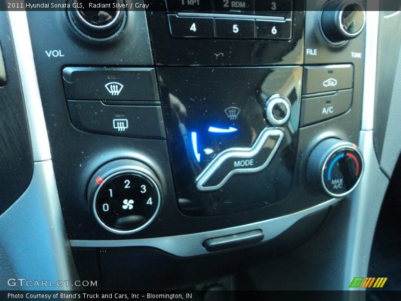 Radiant Silver / Gray 2011 Hyundai Sonata GLS