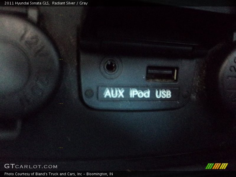 Radiant Silver / Gray 2011 Hyundai Sonata GLS