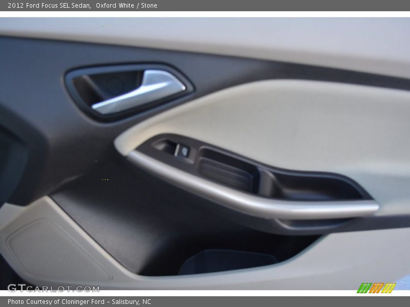 Oxford White / Stone 2012 Ford Focus SEL Sedan
