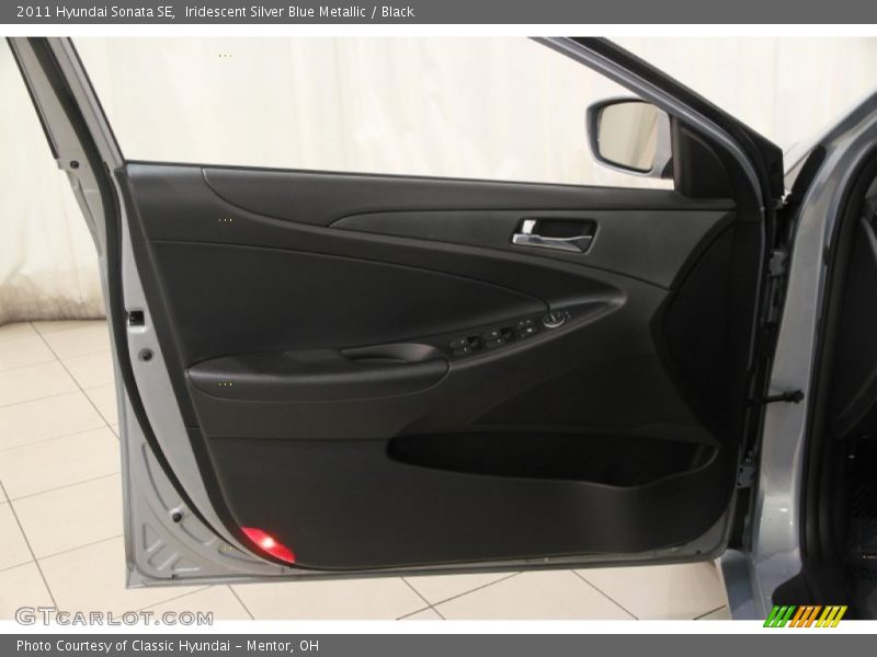 Iridescent Silver Blue Metallic / Black 2011 Hyundai Sonata SE