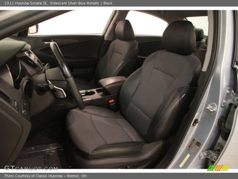 Iridescent Silver Blue Metallic / Black 2011 Hyundai Sonata SE