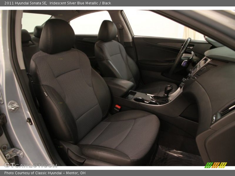 Iridescent Silver Blue Metallic / Black 2011 Hyundai Sonata SE