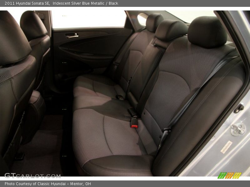 Iridescent Silver Blue Metallic / Black 2011 Hyundai Sonata SE