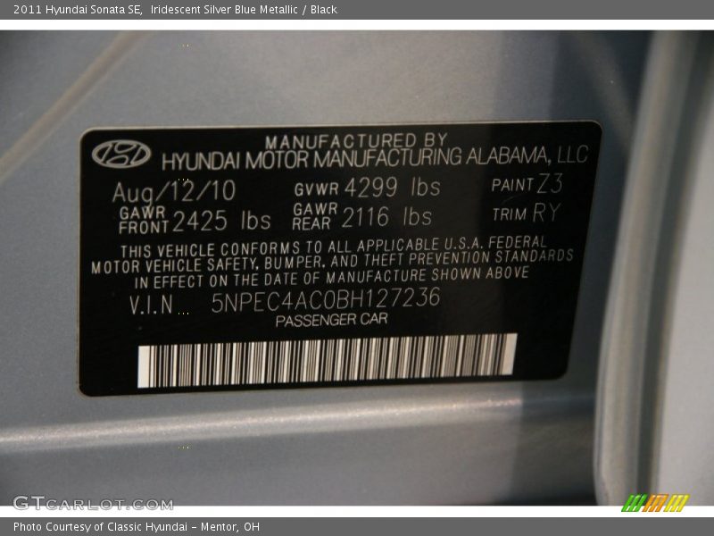 Iridescent Silver Blue Metallic / Black 2011 Hyundai Sonata SE