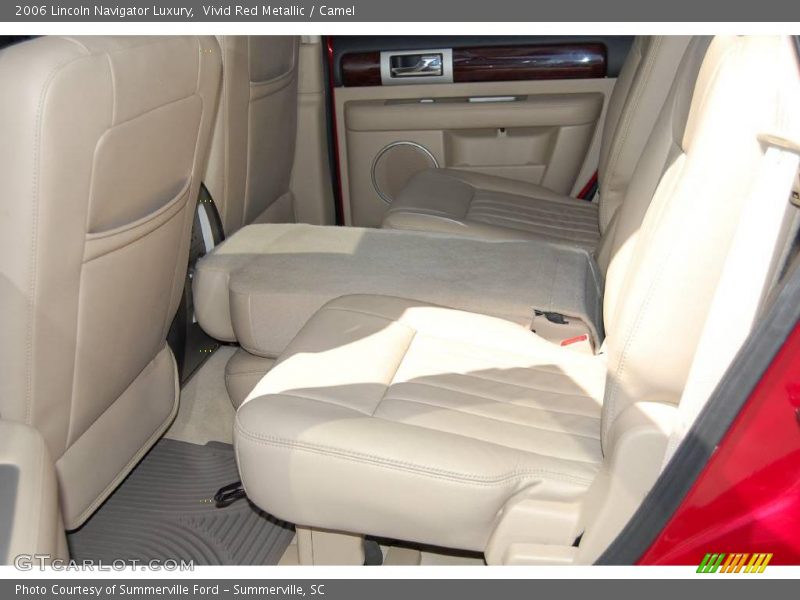 Vivid Red Metallic / Camel 2006 Lincoln Navigator Luxury