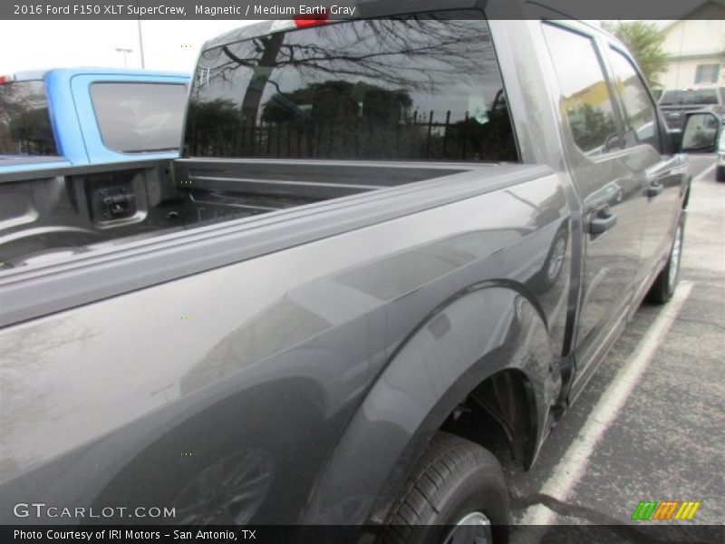 Magnetic / Medium Earth Gray 2016 Ford F150 XLT SuperCrew