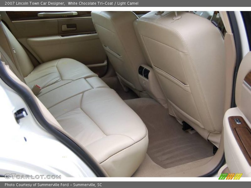White Chocolate Tri-Coat / Light Camel 2007 Lincoln Town Car Designer