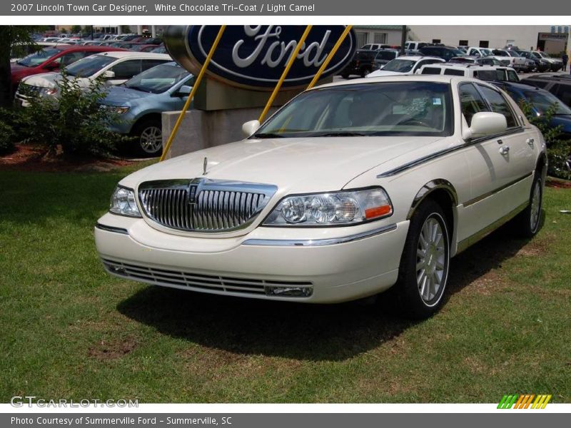 White Chocolate Tri-Coat / Light Camel 2007 Lincoln Town Car Designer